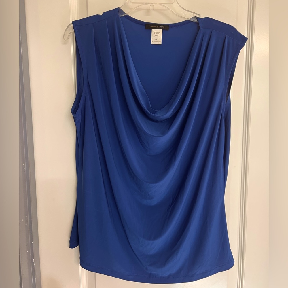XL blue scoop neck sleeve less blouse